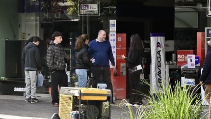 Comercios y edificios del centro están sin luz en medio del apagón