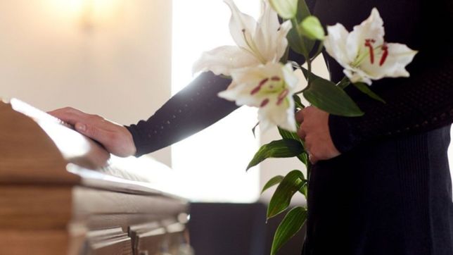 velaban a una abuela y su familiares se dieron cuenta que en realidad no era ella