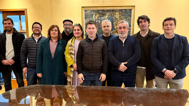 la ucr formo en la plata y la provincia una alianza con peronistas, el gen y la cc