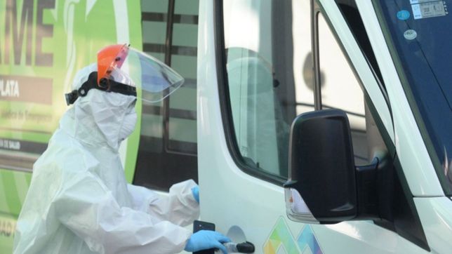 hay casi 5.000 casos de covid en la plata y una nueva muerte