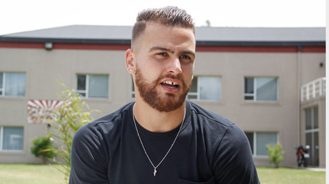 leandro gonzalez pirez llego a la plata para hacerse la revision medica y firmar con estudiantes