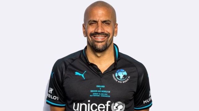 vuelve la bruja: veron jugara un partido solidario en old trafford