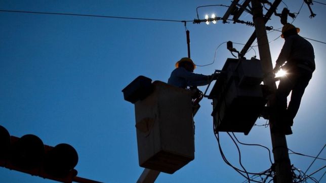 siguen los problemas con absa y edelap: vecinos denuncian que estan sin agua ni luz