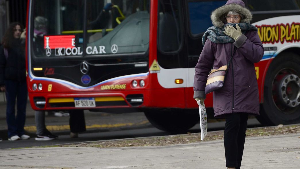 El frío se instala en La Plata y comienza una semana con mínimas de 1°C y vientos intensos