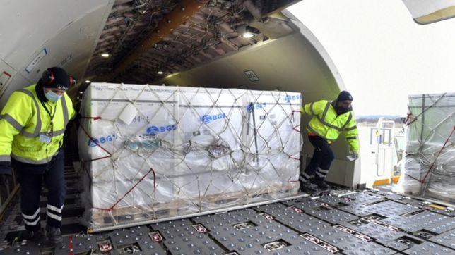 con un nuevo vuelo que llega desde china, argentina superara las 28 millones de vacunas