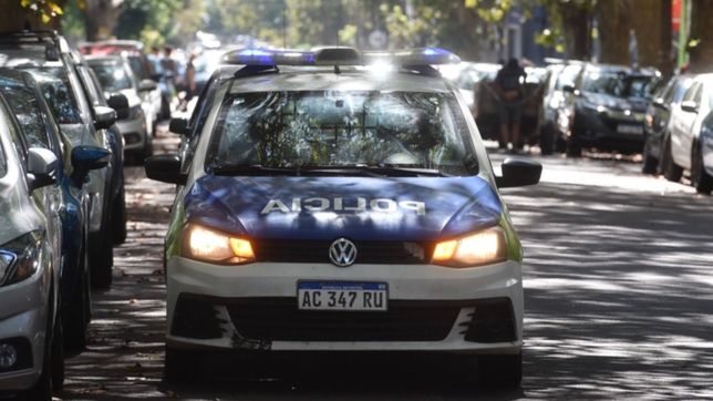 iba en una moto robada en plena cuarentena, paso por un control y termino detenido