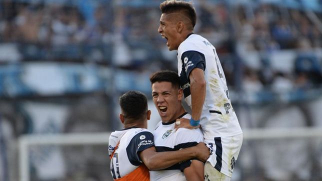 gimnasia rompio el maleficio como local y le gano a un rival directo por la permanencia