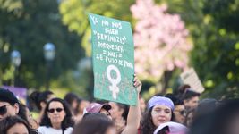 en un nuevo aniversario del ni una menos, la plata se moviliza contra la violencia machista en un nuevo aniversario del ni una menos, la plata se moviliza contra la violencia machista