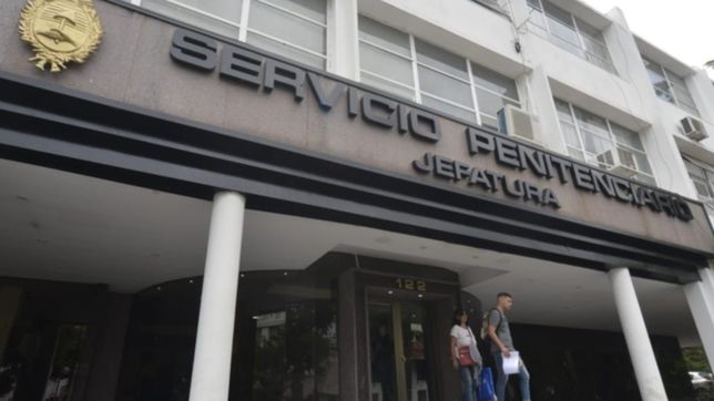 sismo en la plata: evacuaron el servicio penitenciario bonaerense por una rajadura en el suelo