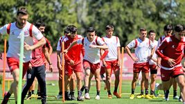 buenas y malas en el horizonte de estudiantes de cara a la semifinal con boca