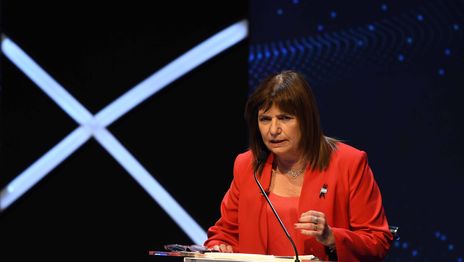Bullrich apuntó contra Milei por actuar como asesor de una cueva financiera