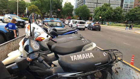 Cayó un exempleado municipal de La Plata que vendía motos secuestradas en operativos