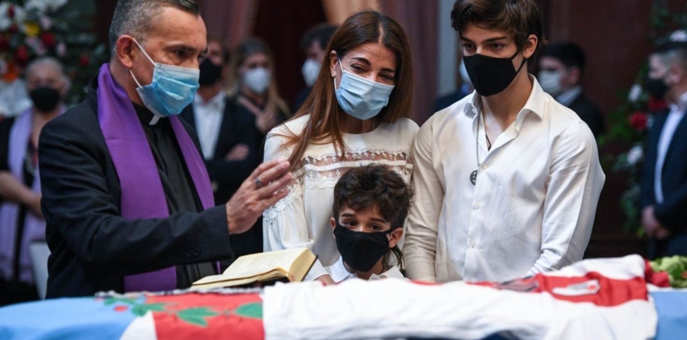 Velorio de Menem - https://pxb.cdn.0221.com.ar/0221/022021/1613385320528.jpg