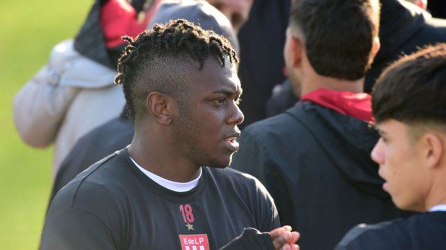 la insolita manera en que edwuin cetre vio el partido de la seleccion de colombia