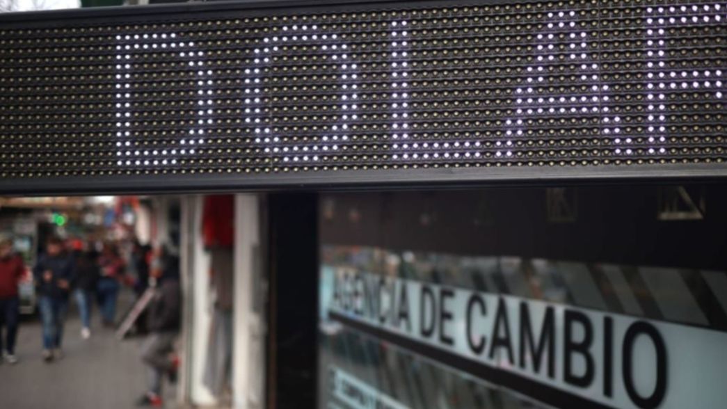 El dólar blue pegó otro salto y bate récords: ¿a cuánto cotiza en La Plata?