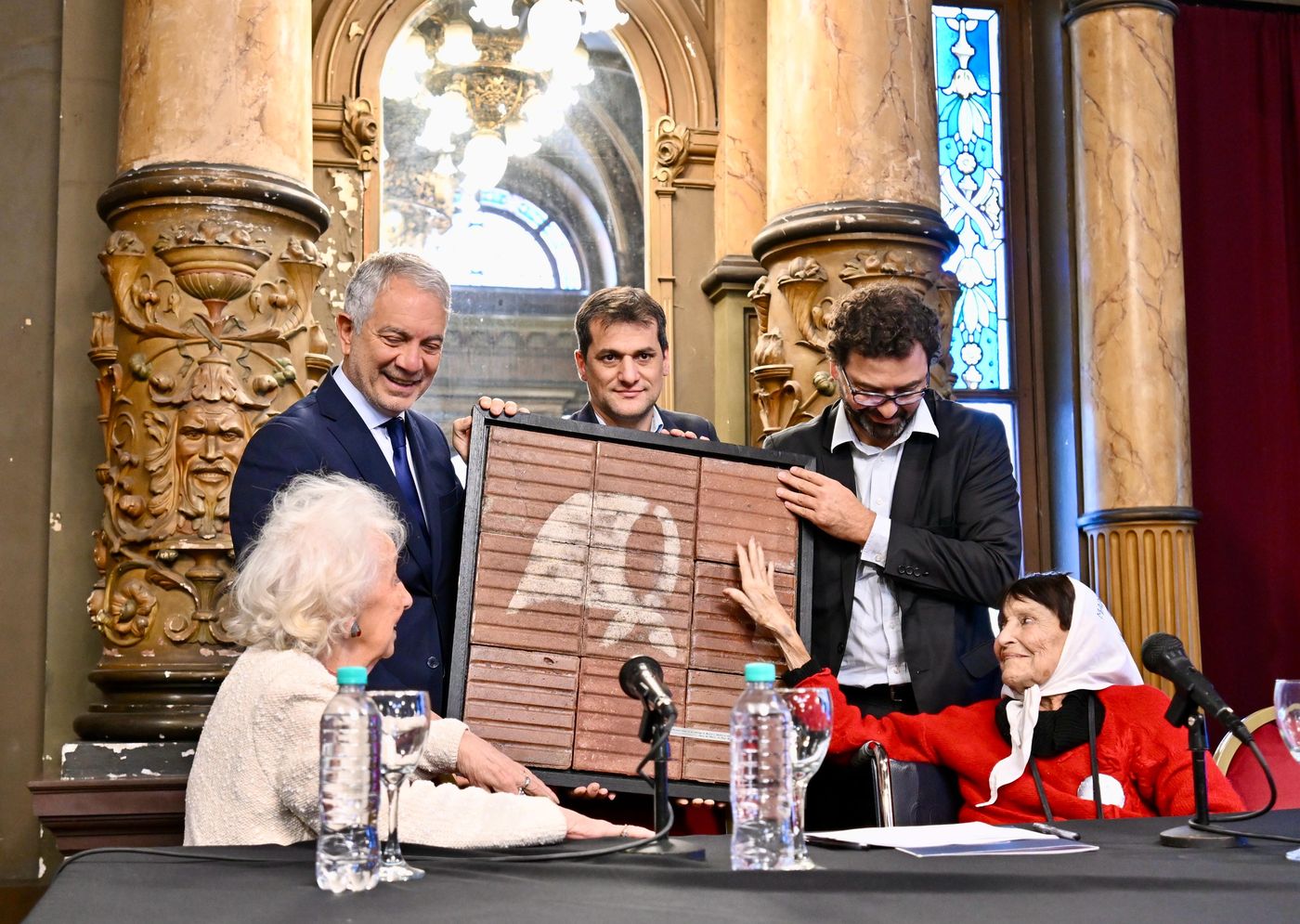 Homenaje Julio Alak Taty Almeida (3).jpeg