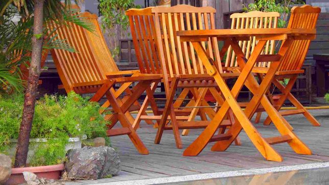 organizan una venta de garaje en una casa de la plata y liquidan todo a precios accesibles