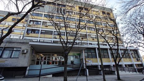 Un joven de La Plata quedó en terapia intensiva tras recibir un piedrazo en la cabeza