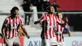 estudiantes sufrio pero le gano agonicamente a sarmiento de la banda