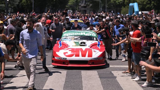 el tc enloquecio a los platenses con una exhibicion de autos