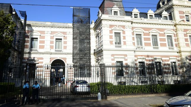 la provincia planea liquidar los sueldos de docentes y estatales con una suba del 1,5%