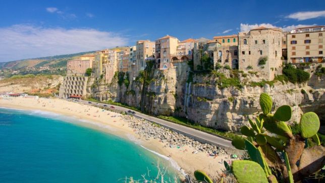 pagan hasta 33 mil dolares para vivir y trabajar en pueblos de una region de italia