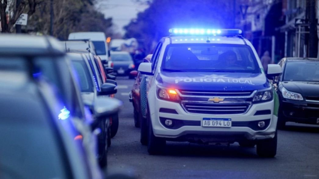 Madrugada de terror: cuatro ladrones asaltaron a una abuela en La Plata