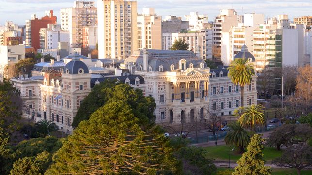 con el aguinaldo en el horizonte, provincia afina el lapiz para presentar una oferta a los gremios