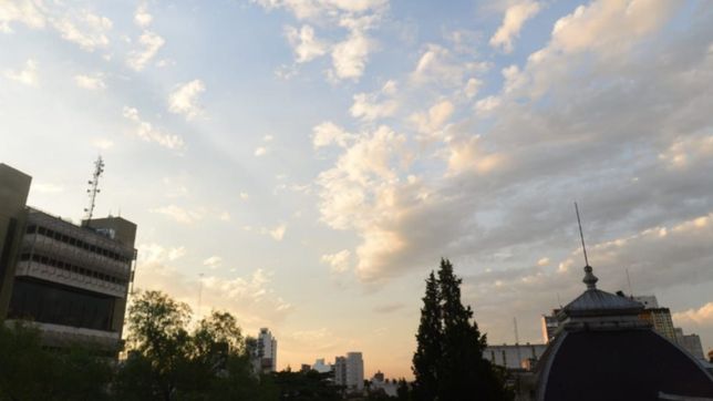 se fue la lluvia pero hay alerta por vientos en la plata: ¿como va a seguir el clima?