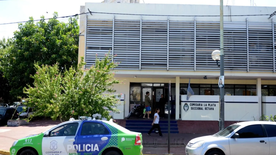 Escándalo en los calabozos de una comisaría de La Plata