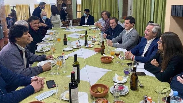 ¿quien es el dirigente platense que quedo aislado por cenar con alberto fernandez y beliz?