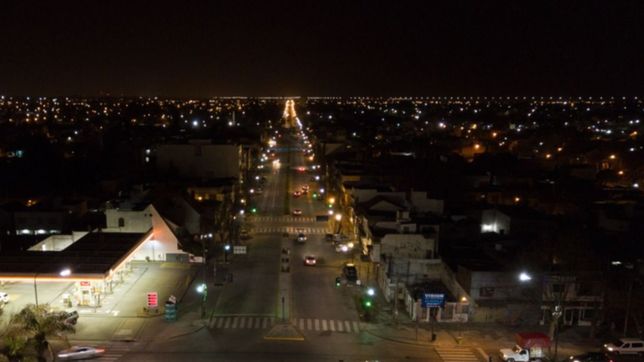 empezo el plan para instalar 9.000 luminarias led en cuatro barrios de la plata