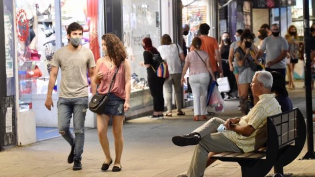 con ofertas y mas de mil comercios, llega la noche de los descuentos a la plata