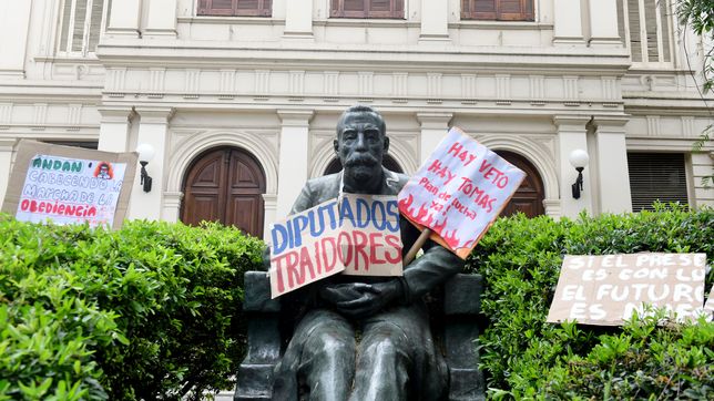 el informe de la unlp que muestra en que se gasto el dinero que el gobierno le exige devolver
