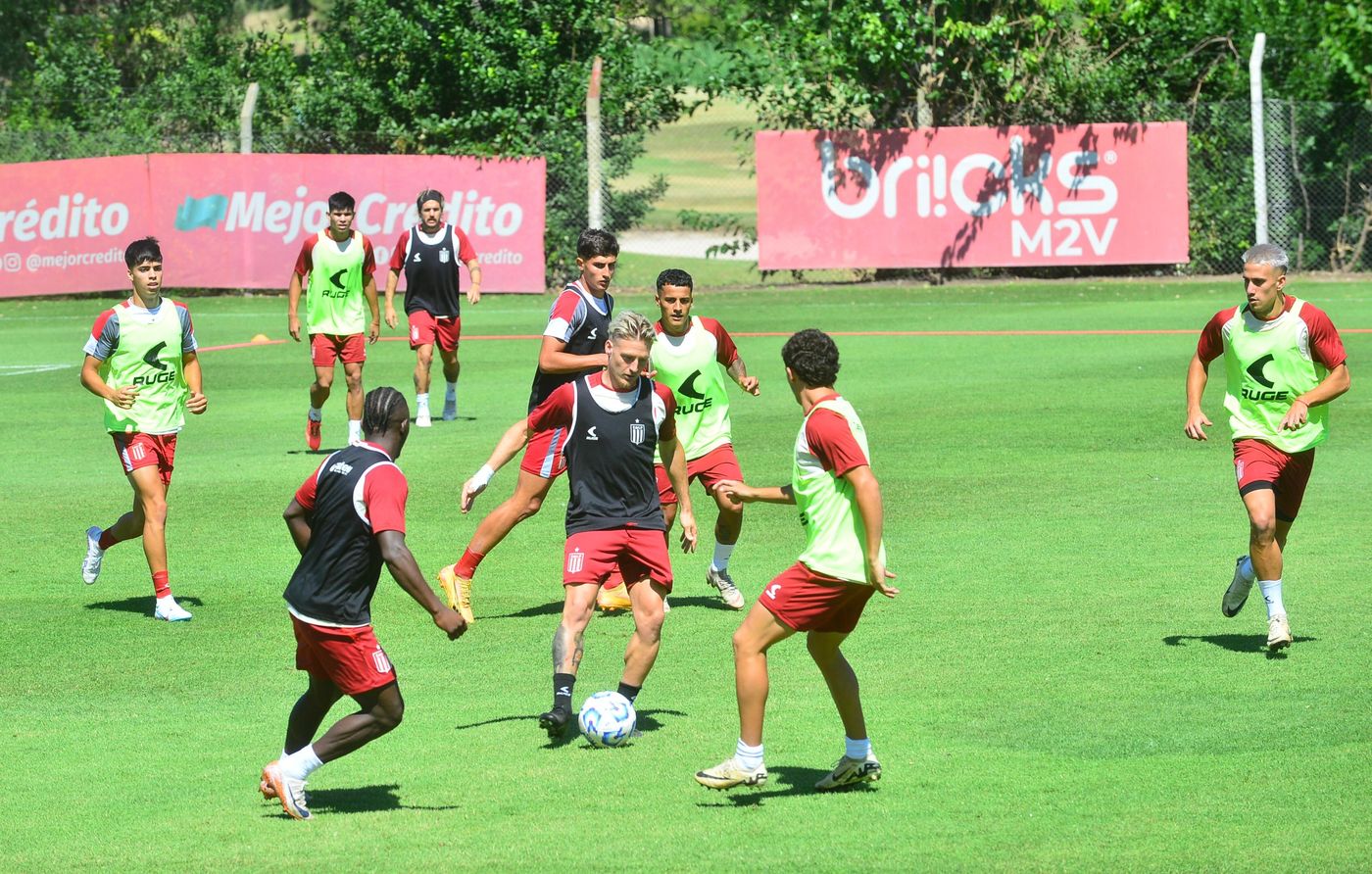 Entrenamiento Estudiantes pretemporada Ascacíbar.jpeg