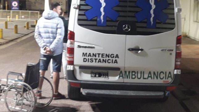 en ambulancia y con una silla de ruedas, quisieron liberar a un ladron herido de bala