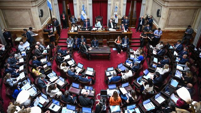 el senado aprobo la reforma laboral y el gobierno nacional se anoto una victoria legislativa clave