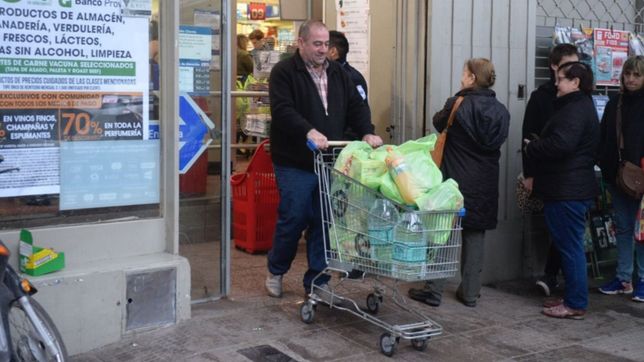 este miercoles vuelven los descuentos del 50% a los supermercados de la plata