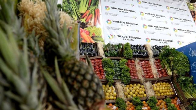 los bolsones populares de frutas y verduras tambien llegaron al mercado regional de la plata