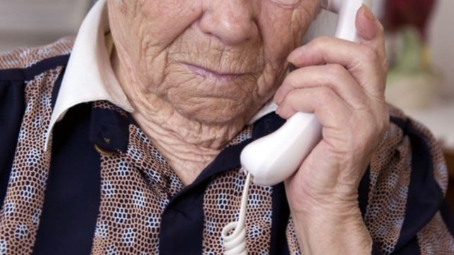 en un nuevo cuento del tio, le robaron la jubilacion a una abuela de 78 anos en la plata