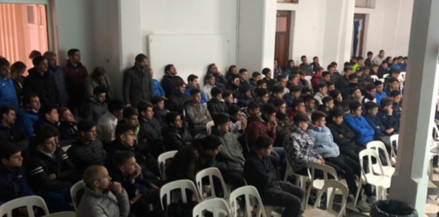 1533382490800.jpg?y=84&width=819&height=410&rotate=0&oh=677&x=14&scaleX=1&scaleY=1&ow=1024&&cw=1920&ch=950