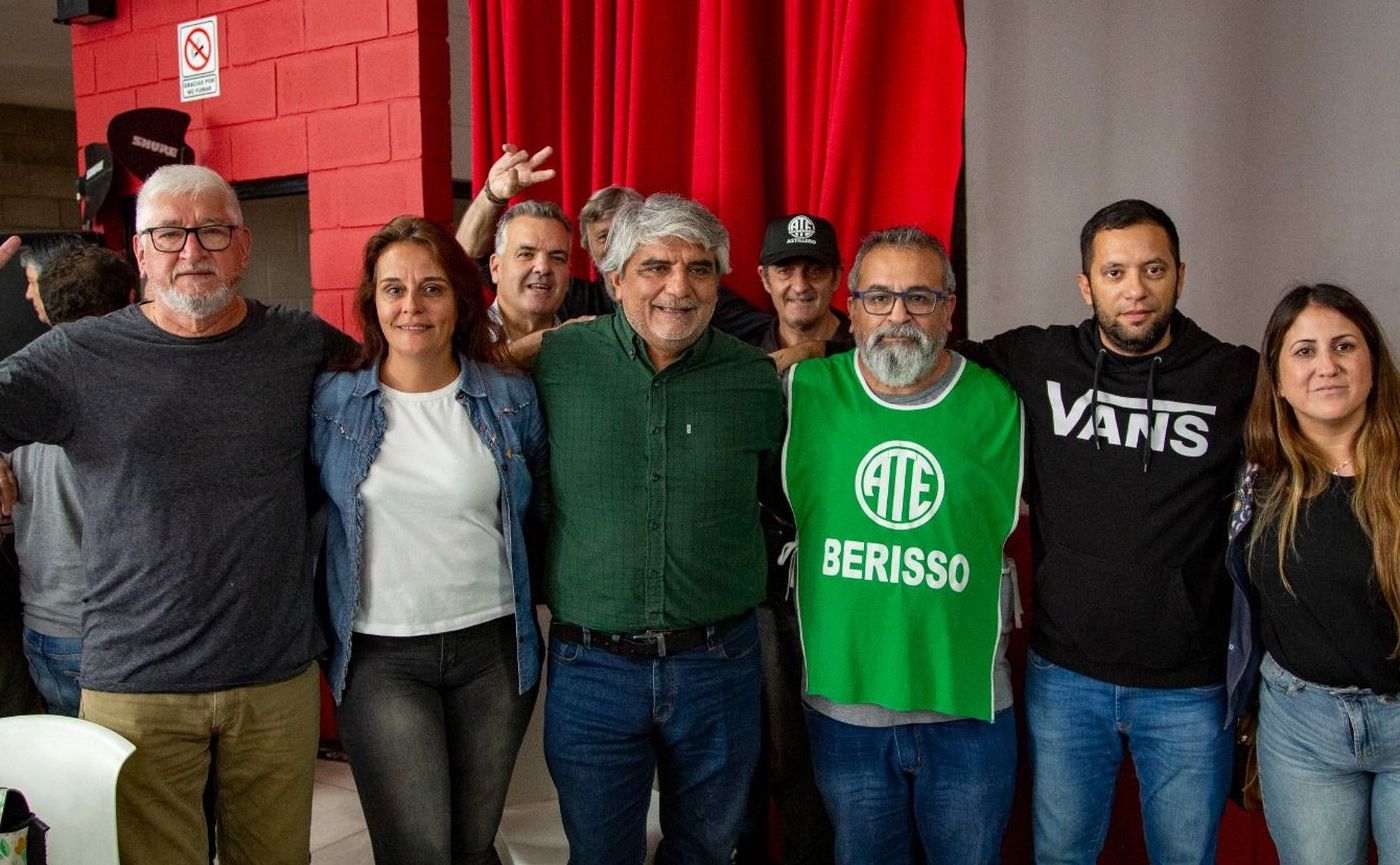 El ministro de Trabajo Walter Correa estuvo en el plenario en Ensenada