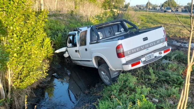transito fatal en la plata: murio el conductor de la camioneta que choco con un micro 307