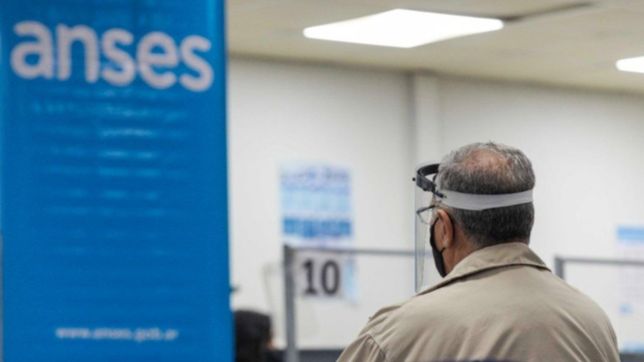 el gobierno anunciara el pago de un bono de 5.000 pesos para los jubilados