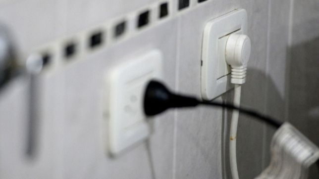 combustibles, telefonos, prepagas y mas: los aumentos que se vienen en febrero