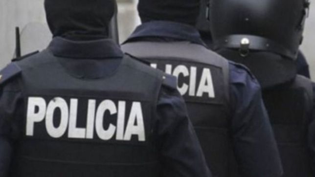 terror en la plata: entraron a una casa vestidos como policias y golpearon al dueno para robarle