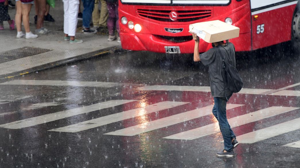 La Plata cierra la semana con un clima inestable y alerta amarillo por lluvias y tormentas