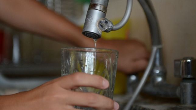 absa anticipa que faltara el agua en barrios de la plata por un plan de obras