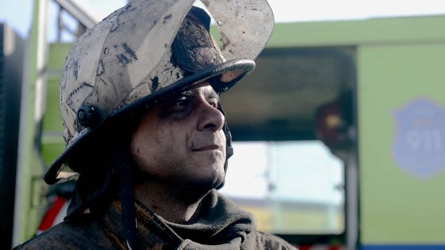 proponen que los bomberos de la plata viajen gratis en el transporte publico