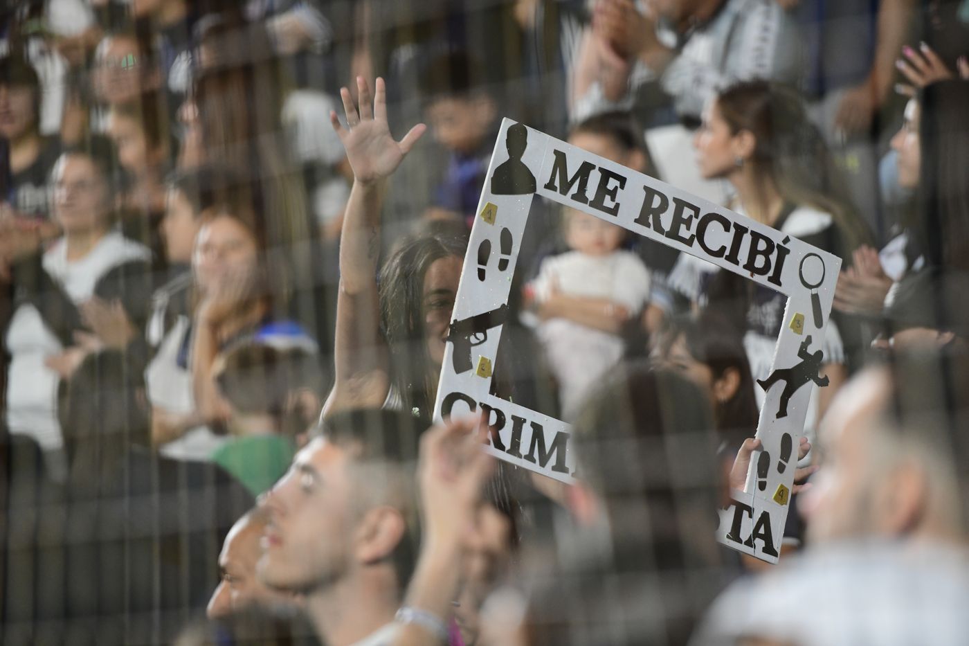 Gimnasia Riestra hincha recibida.JPG
